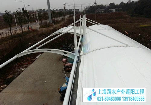 上海贺街PVC膜结构停车棚 上海车棚口碑评价